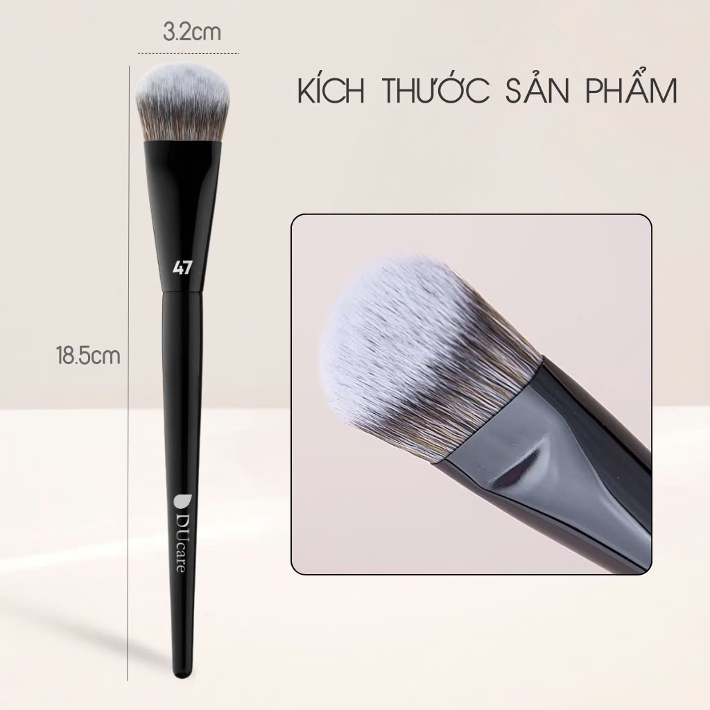 Cọ Má Hồng DUCARE Rounded Cheek Brush DU47